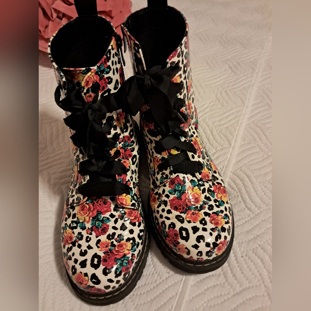 Torrid Betsy Johnson Combat Boots - Black Lace-Up 10ww